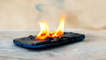 Atenționare IGSU: nu lăsați telefoanele la încărcat peste noapte!