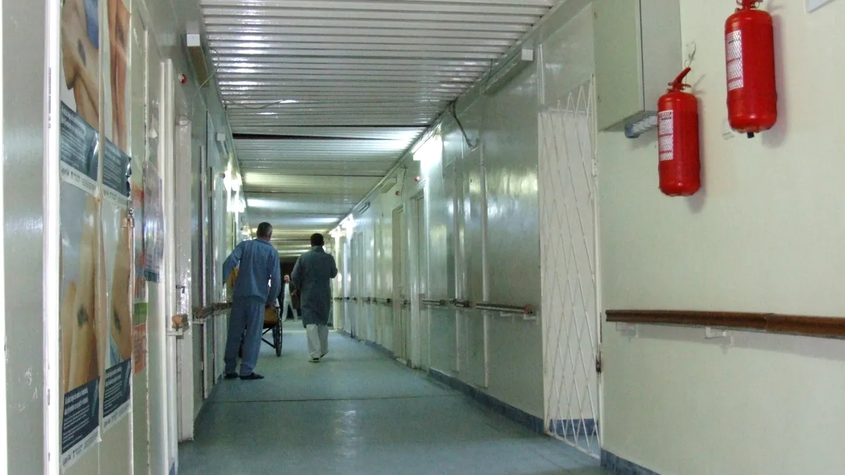 „Tarifele” angajărilor în sectorul bugetar. Șpagă de 4.000 euro pentru angajarea unei infirmiere la Spitalul Județean Galați