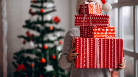 Cinci idei de cadouri de Crăciun recomandate de Inteligența Artificială