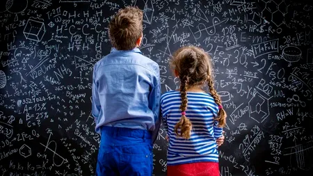 Pare SF: Fetele din întreaga lume rămân în urma băieților la matematică! Cauzele sunt incredibile