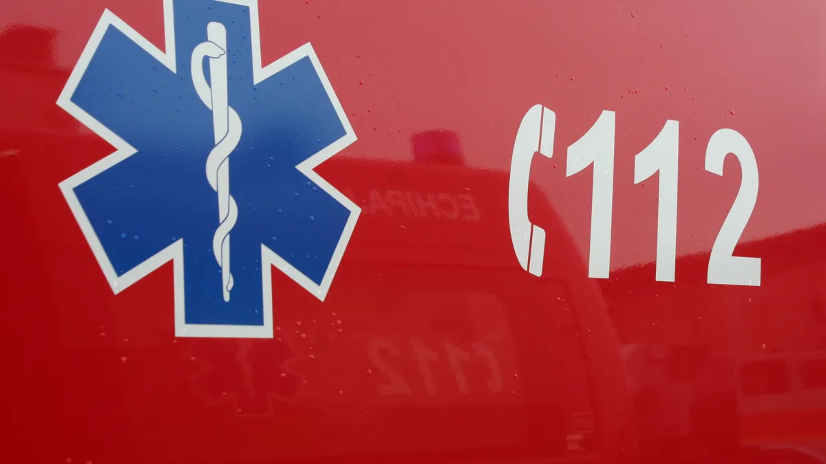 Explozie la un liceu din Bolintin Vale. Doi elevi au ajuns cu arsuri la spital