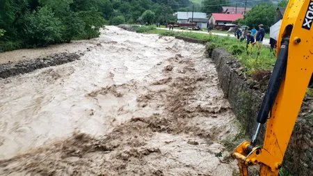 Pericol de inundații în trei sferturi din țară! Hidrologii au emis avertizări cod portocaliu și cod galben