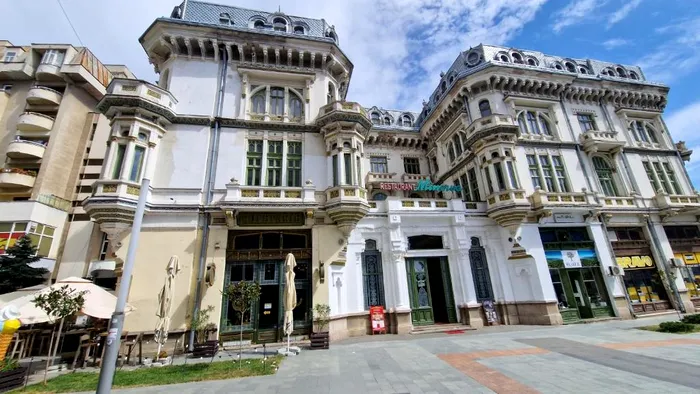 Olguța, pregătită să spargă „pușculița“ pentru clădirea simbol a aristocrației craiovene