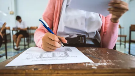 Elevii cu media 10 la Evaluarea Națională și Bacalaureat primesc bani de la Guvern și anul acesta