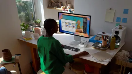 Apple lansează Mac mini 2024, cel mai compact computer din istoria companiei
