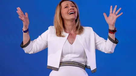 Elena Lasconi spune că nu și-l permite, consultant, pe Traian Băsescu