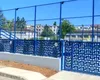 Primarul care şi-a pus însemnele electorale pe gardurile şcolilor, pus de Prefectură să le dea jos