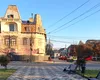 Povestea unei foste biblioteci care nu poate fi reabilitată deoarece patru persoane deţin o treime din ea, iar primăria restul