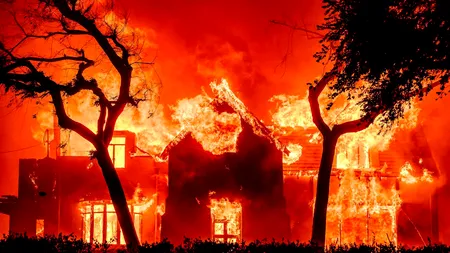 Celebritățile de la Hollywood fug din calea flăcărilor: pagube de peste 50 de miliarde de dolari. Locuințe de lux mistuite. Ce vedete au rămas fără case