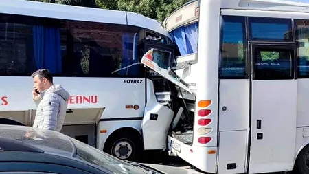 București: Două microbuze s-au ciocnit, zece victime