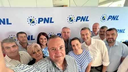 Nicolae Ciucă a ajuns la filiala PNL din Olt: Viitorul unei ţări se construieşte dintre oameni, pentru oameni