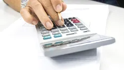 Statul pregăteşte reduceri pentru cetăţenii disciplinaţi. Bonificaţie de 3% la impozit pentru cei „la zi” cu taxele