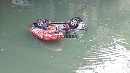 Un șofer a căzut cu mașina în râul Dâmbovița, în zona Podului Ciurel din București. Șoferul a murit