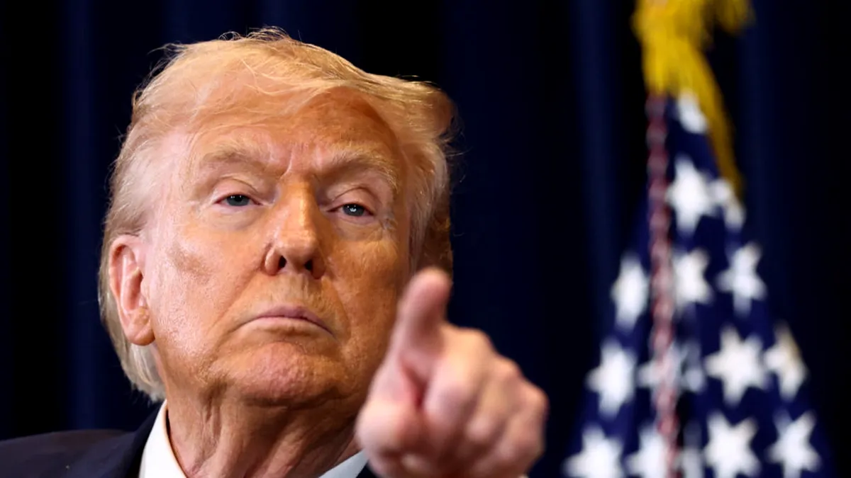 Trump promite lovituri mult mai dure dacă Iranul blochează petrolul lumii