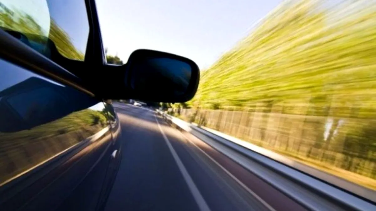 Lege nouă: Șoferii vitezomani ar putea fi forțați să facă și cursuri de conducere defensivă!