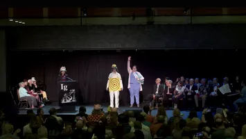 Cele mai neobișnuite studii ale anului, premiate. Pe podium au ajuns de la vaci vopsite la sos de paste şi alcool