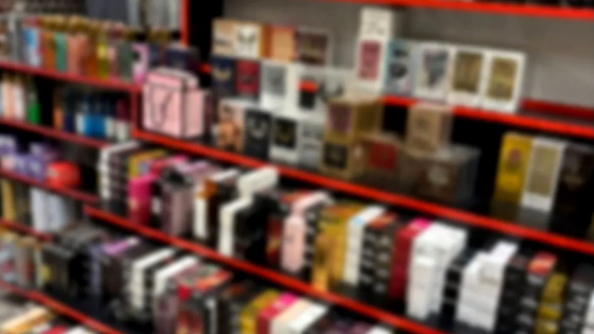 Mafia parfumurilor, vizată de anchetă. Percheziții la comercianții din Dragonul Roșu