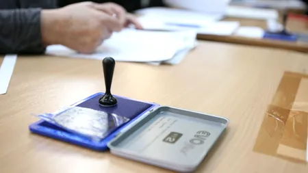 Șefa unei secții de votare s-a ales cu dosar penal. S-a constatat că era membru al unui partid politic