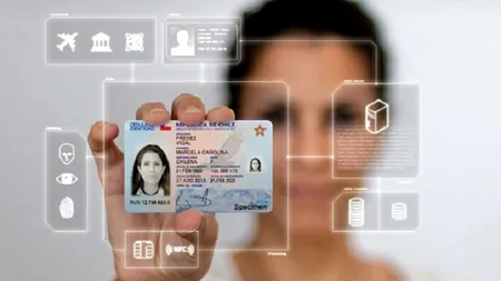 Prima carte de identitate electronică a fost înmânată titularului (Video)