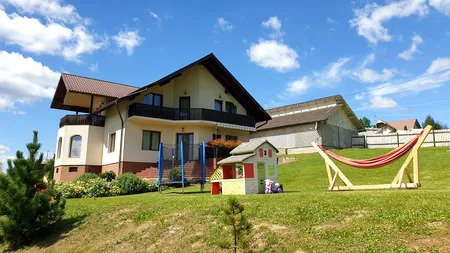 Minister: Valabilitatea tichetelor de vacanță emise în perioada 2019-2020 trebuie prelungită