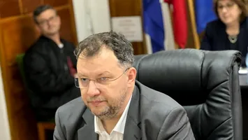 Suspiciuni de fraudă a votului, după Consiliulul Național în PNL. Toma Petcu: 250 de colegi din 800 nu au participat sau au votat împotrivă