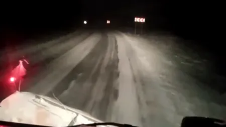 Jumătate de țară sub cod galben: drumarii deja se luptă cu ninsoarea și vântul puternic