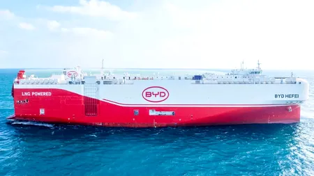 Un colos naval bântuie mările lumii! Poate transporta 9.200 de vehicule