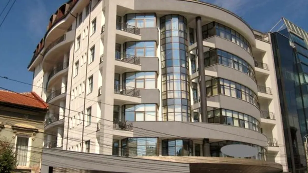 Primăria Cluj-Napoca vrea să cumpere sediul clădirii BCR din centrul oraşului
