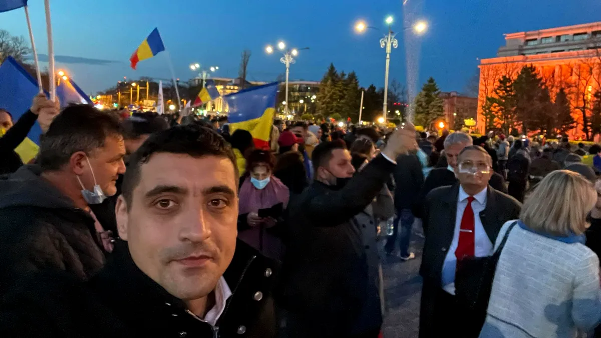 Proteste în fața Palatelor Victoria și Cotroceni. Mesajul liderului AUR din mijlocul manifestanților