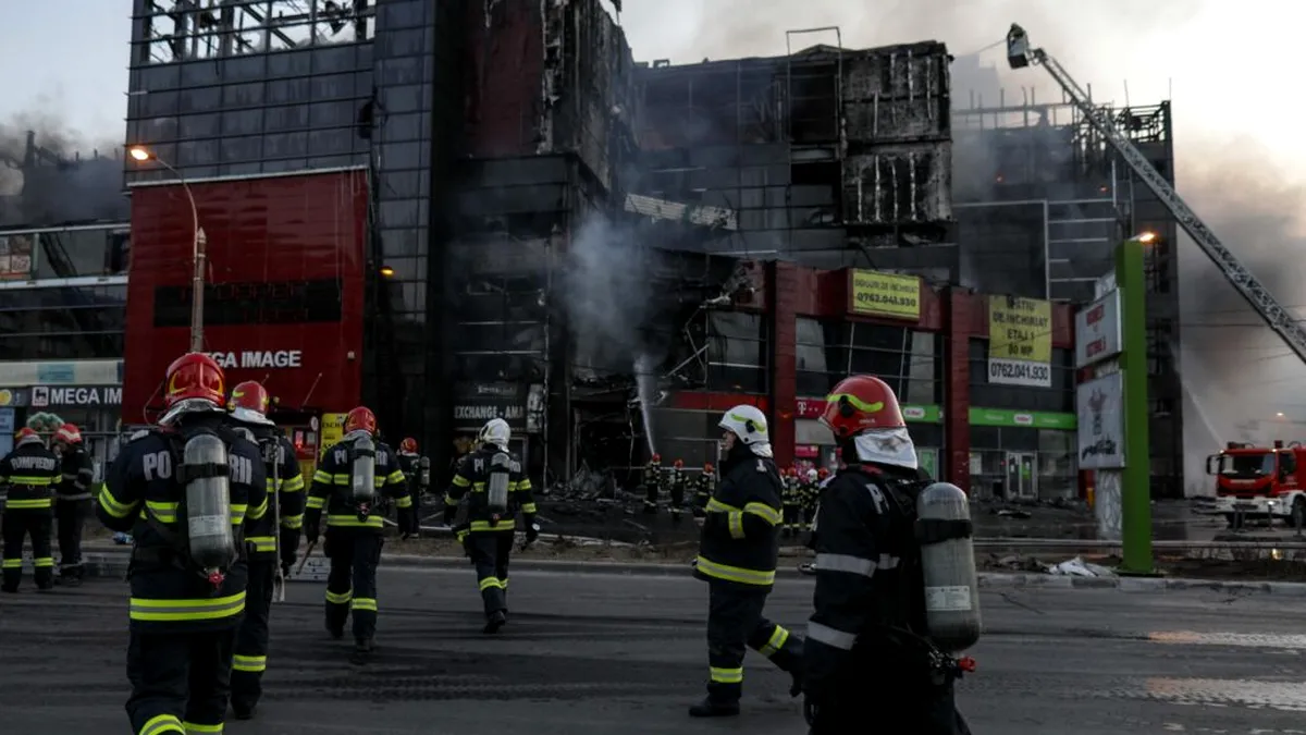 Centrul comercial din sectorul 5 care a luat foc nu avea autorizație pentru securitate la incendiu