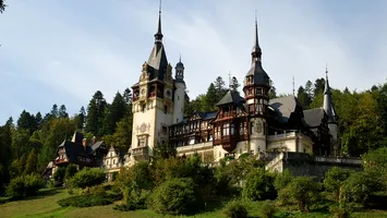 O mare parte a Castelului Peleș din Sinaia se închide pentru vizitatori. De ce s-a luat această decizie
