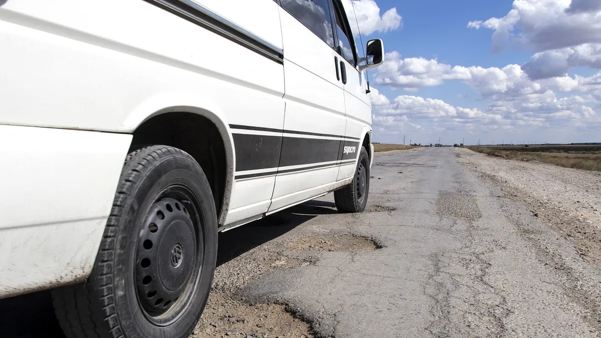 „Miracol” pe drumul plin de gropi: o pacientă s-a vindecat în timpul transportului cu ambulanța