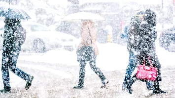 Viscol și ninsori abundente: MAI face apel la populație să stea în casă și să fie pregătită