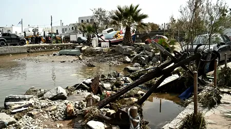 Inundațiile devastatoare din Grecia au paralizat stațiuni populare