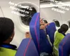 Panică într-un zbor Wizz Air după ce un geam a fost lipit cu „scoch”. Imagini virale
