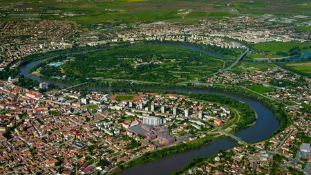 Noi concedieri, în oraşul în care tocmai s-a anunţat închiderea unei fabrici. Alţi 120 de angajaţi rămân fără loc de muncă