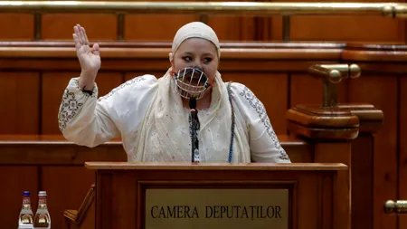 Diana Șoșoacă: „Decizia CCR – o luptă între serviciile secrete româneşti şi străine. Statul România a încetat să mai existe”