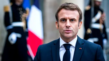 Zvonuri despre posibila demisie a lui Macron în Franța. Președintele le respinge categoric