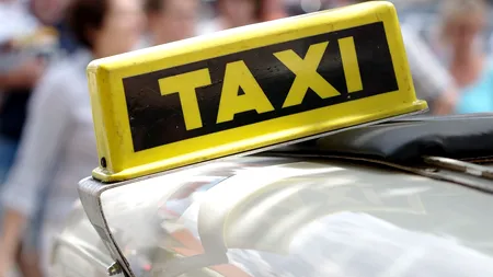 Zeci de taximetriști din zona aeroporturilor, amendați de polițiști. Ce nereguli au descoperit oamenii legii