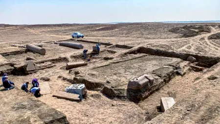 Treizeci și trei de morminte egiptene antice au fost descoperite de arheologi la vest de Aswan