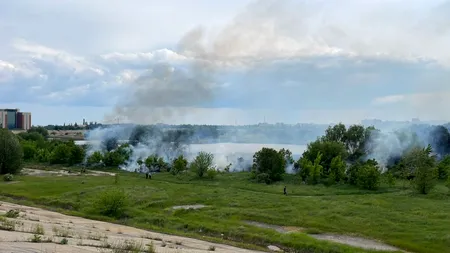 Incendiu în Delta Văcărești. Ard 30.000 de metri pătrați de vegetație FOTO+VIDEO
