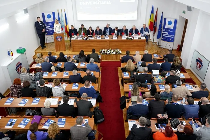 Rectorii și președinții de senat ai celor mai importante universități de stat din România, care au constituit „Consorțiul Universitaria”, s-au întrunit la Galați