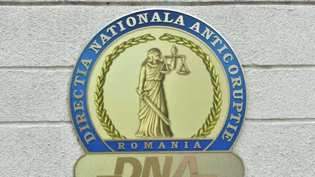 DNA a trimis în judecată doi notari şi zece persoane fizice