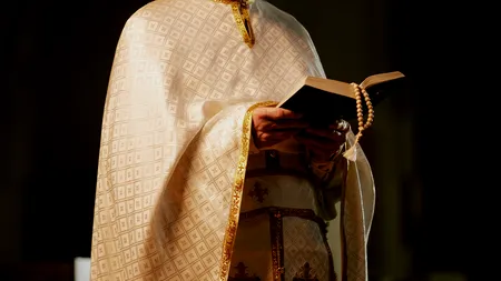 Episcopia Alexandriei reacționează: Preotul acuzat de falsificarea documentelor și delapidare, suspendat și trimis în judecată