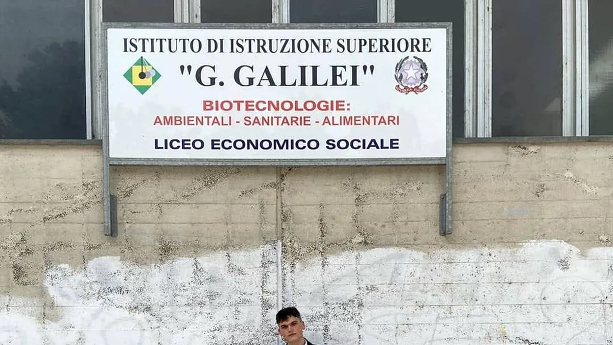 Un român din Italia a inventat masca chirurgicală inteligentă