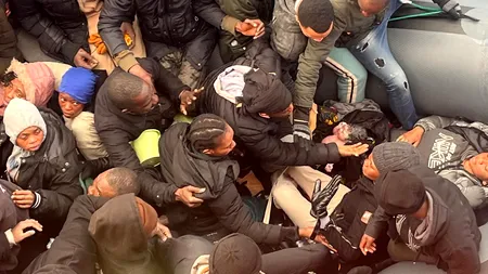 Bebeluș născut într-o barcă cu migranți, în Atlantic