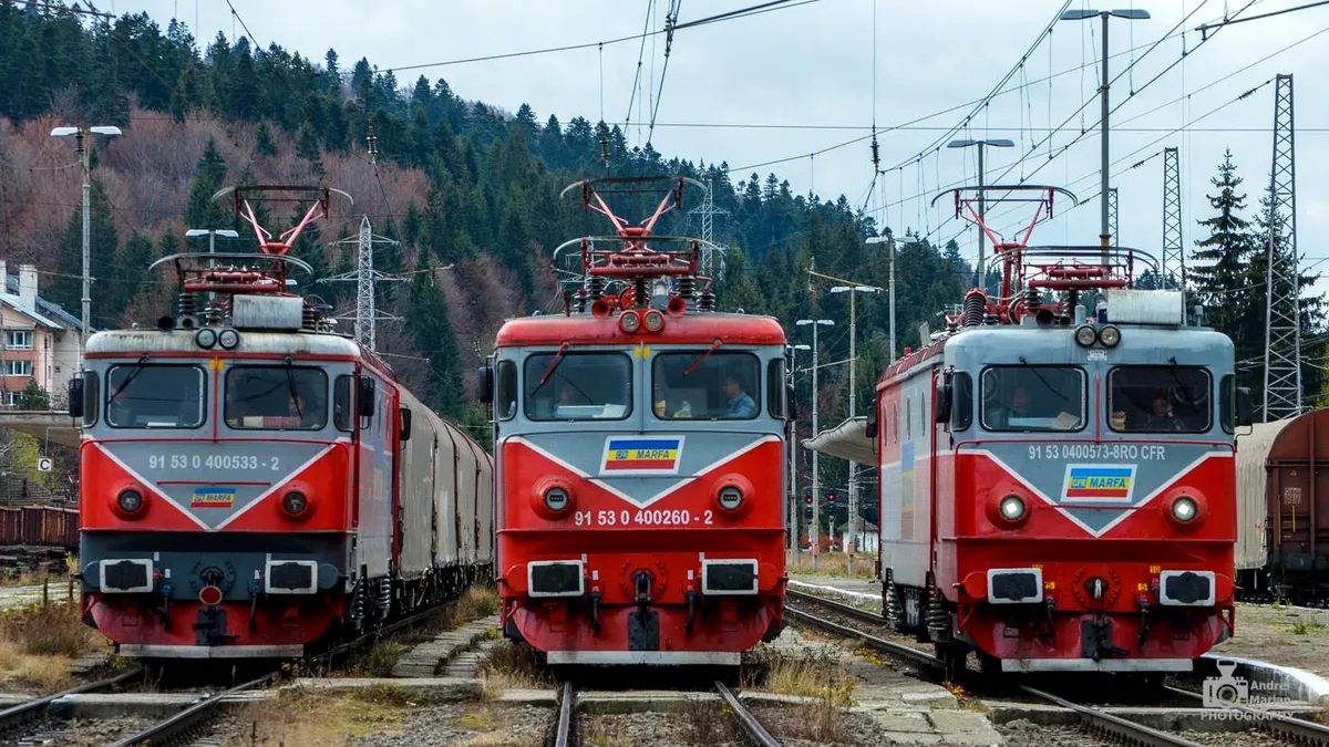 Obligată să restituie ajutorul de stat ilegal, CFR Marfă vinde tot ce poate: vagoane, locomotive, epave, hoteluri
