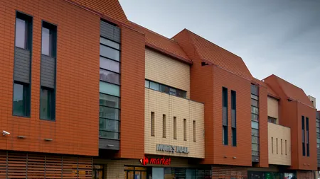 Mall transformat în bibliotecă. Cine este cumpărătorul