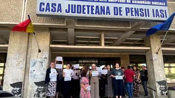 Proteste spontane: bugetarii țin cu dinții de bonusuri