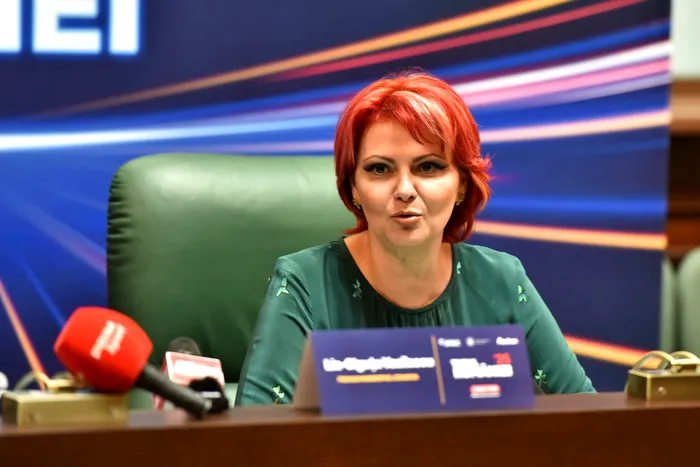 Craiovenii au stat o zi și o noapte în frig, Olguța a găsit repede „vinovații“, opoziția a pus-o la zid